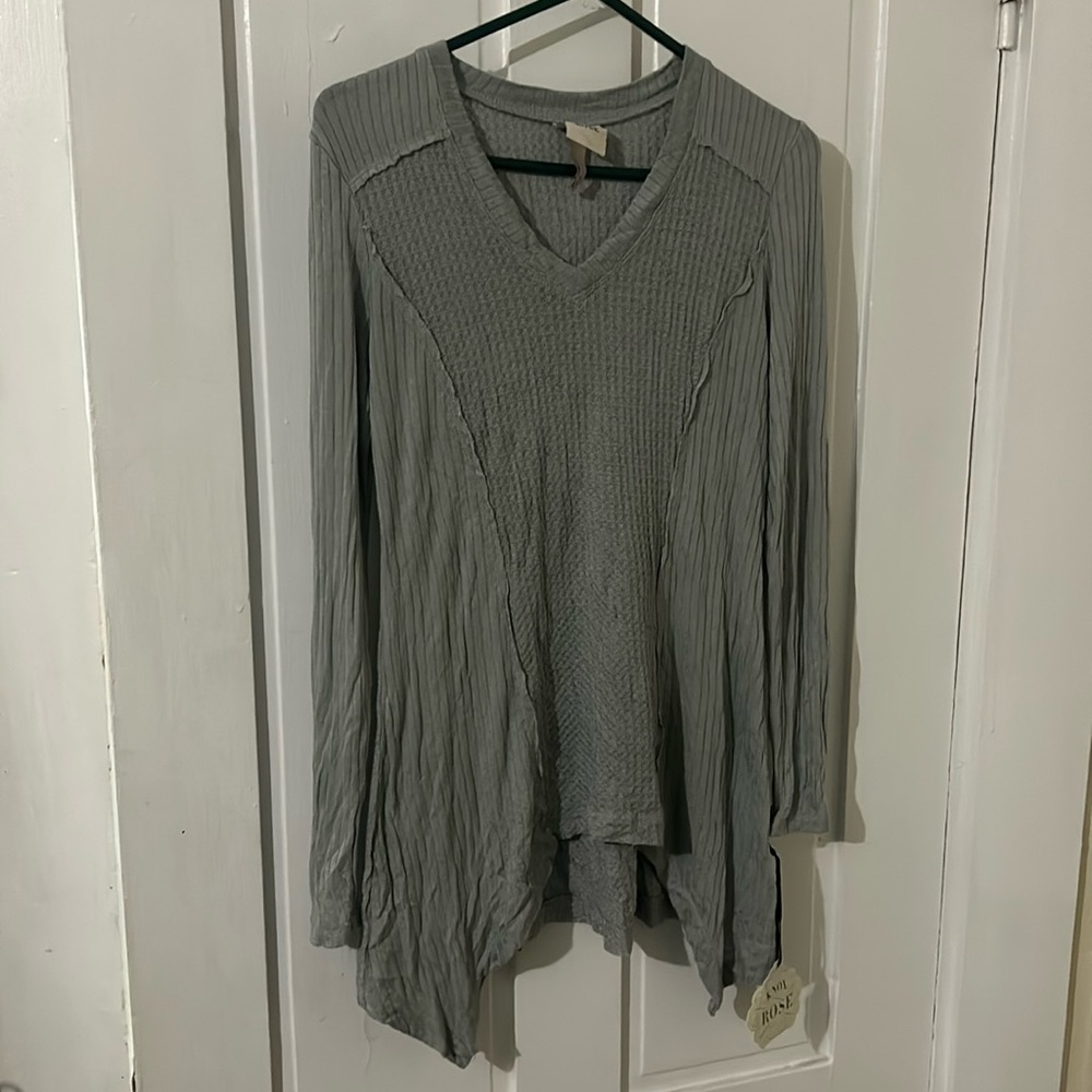 New Knox rose long sleeve top size medium